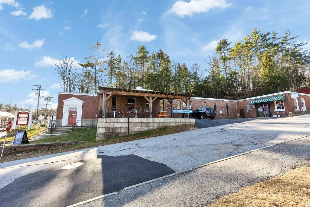 43 Grove Street Peterborough NH 03458