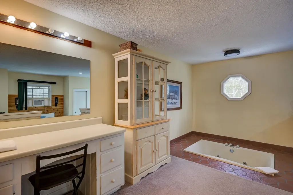 1 Whispering Brook Road Bartlett NH 03812