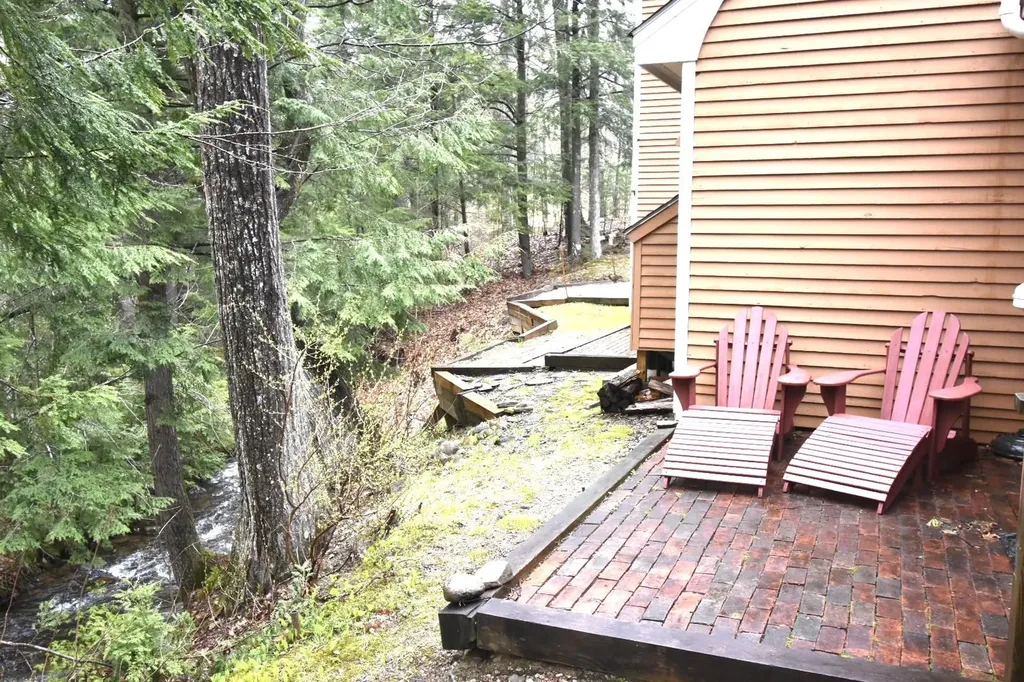 8 Streamside Road Campton NH 03223