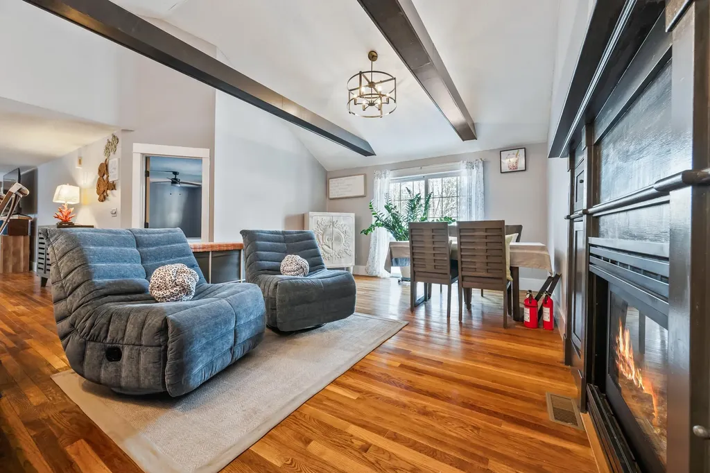 8 Ross Farm Road Albany NH 03818