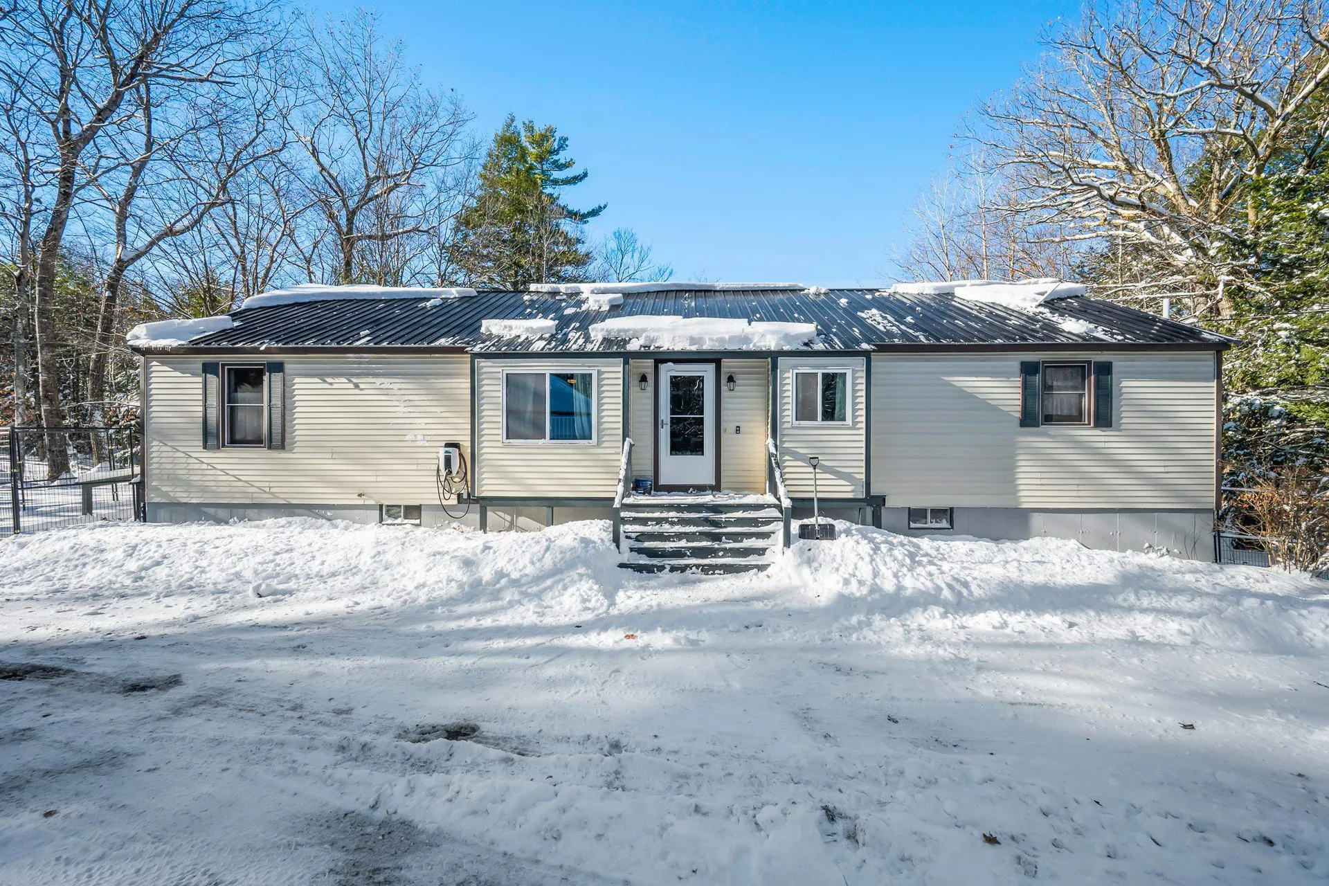 Albany NH, 8 Ross Farm Road