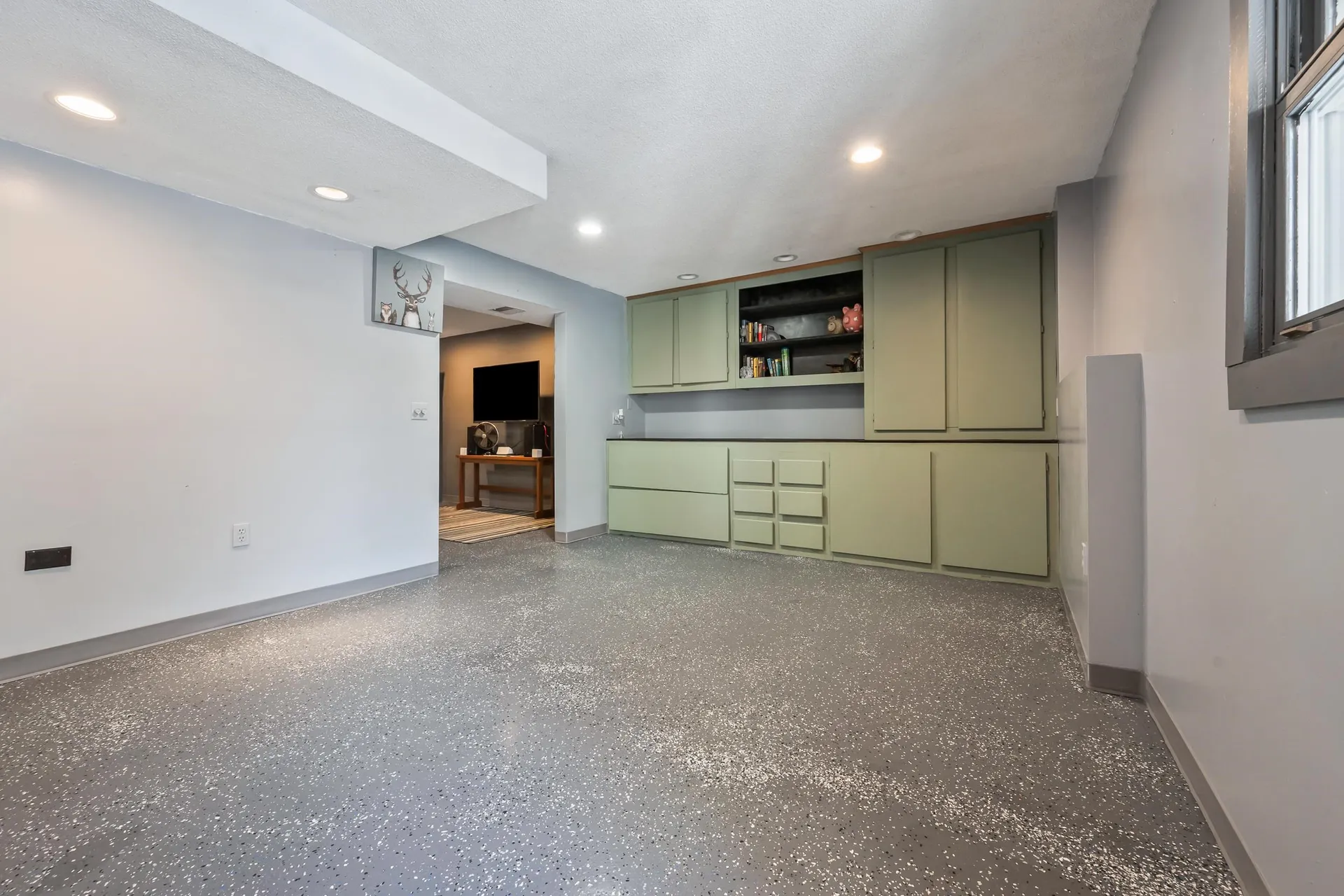 8 Ross Farm Road Albany NH 03818