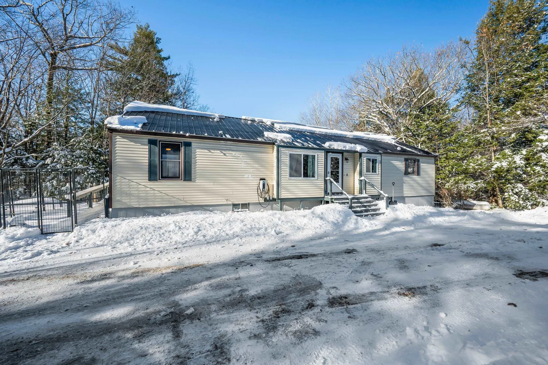 8 Ross Farm Road Albany NH 03818