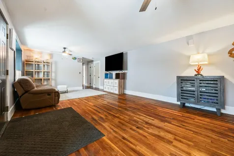 8 Ross Farm Road Albany NH 03818