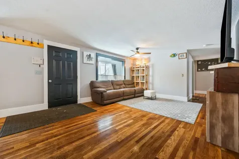 8 Ross Farm Road Albany NH 03818