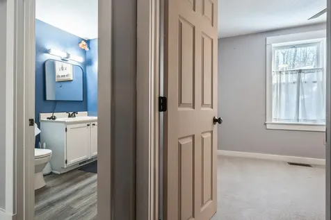 8 Ross Farm Road Albany NH 03818