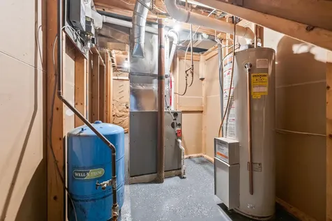 8 Ross Farm Road Albany NH 03818