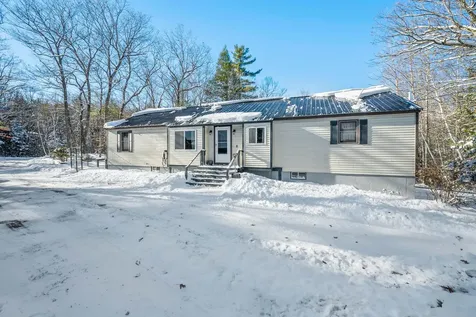 8 Ross Farm Road Albany NH 03818