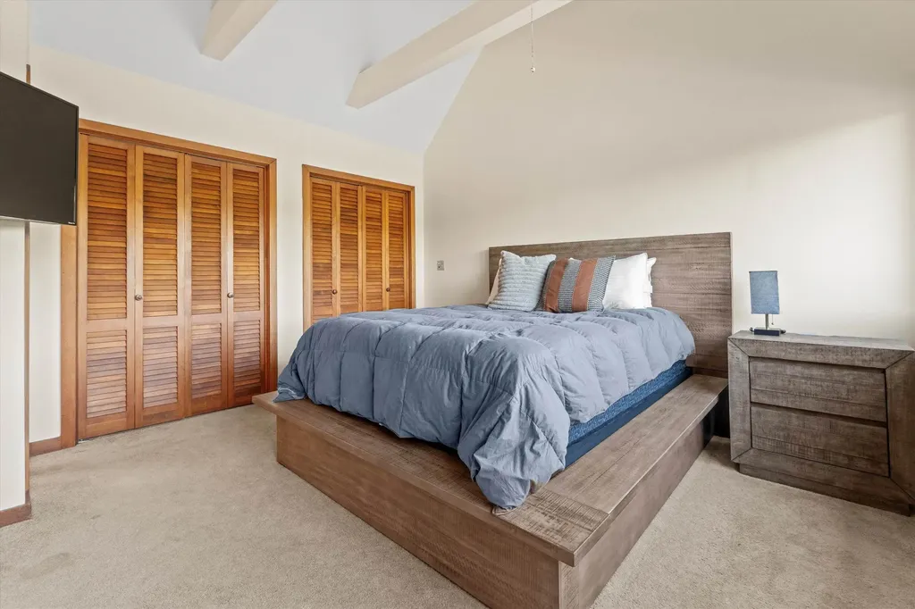 33 River Front Drive Manchester NH 03102