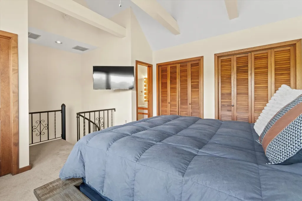 33 River Front Drive Manchester NH 03102