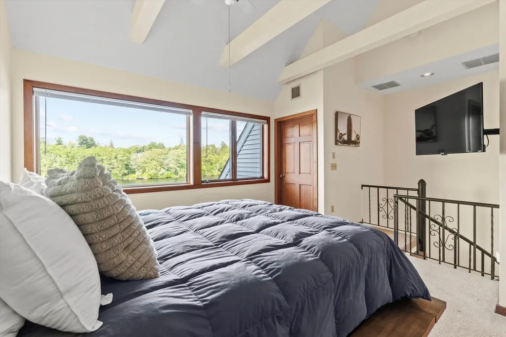 33 River Front Drive Manchester NH 03102