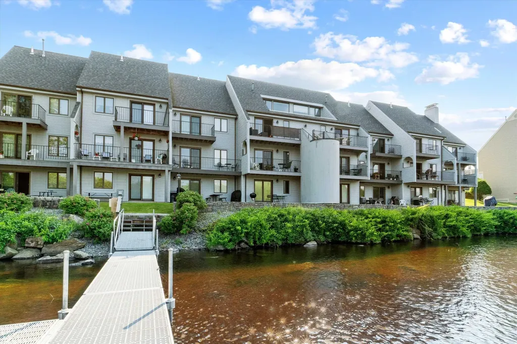 33 River Front Drive Manchester NH 03102