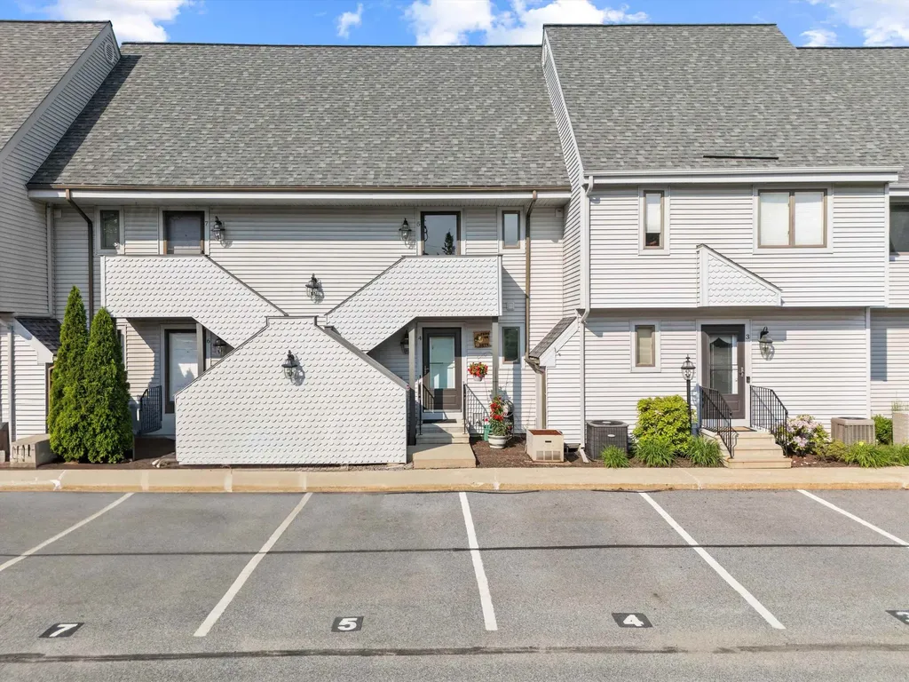 33 River Front Drive Manchester NH 03102