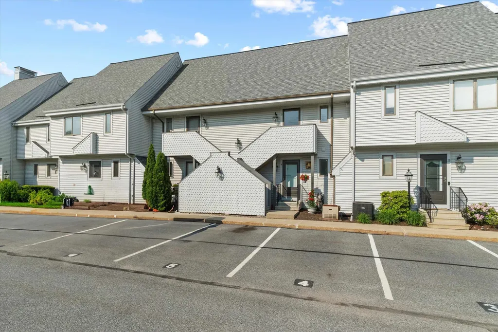 33 River Front Drive Manchester NH 03102