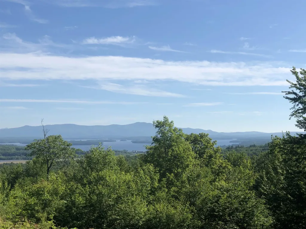 344 Old Lakeshore Road Gilford NH 03249