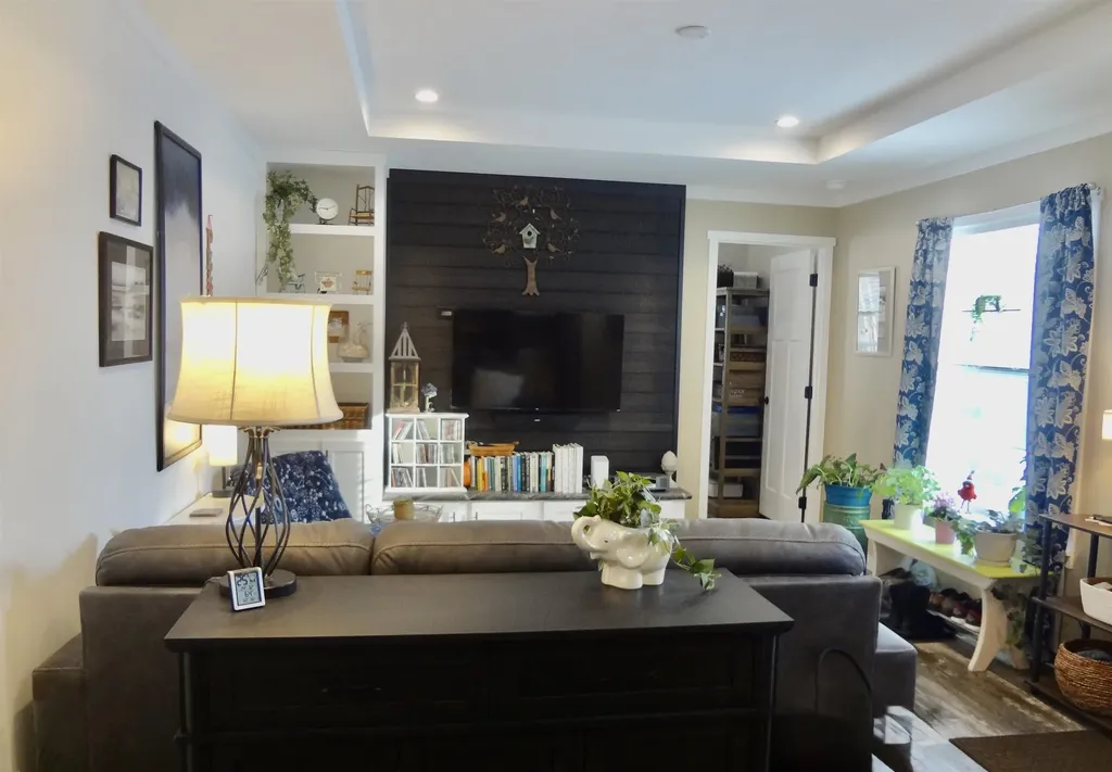 344 Old Lakeshore Road Gilford NH 03249