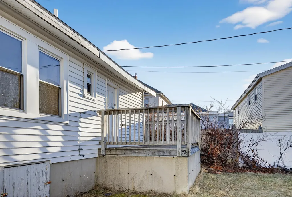 27 Kentville Terrace Hampton NH 03842