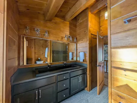 137 South Peak Road Lincoln NH 03251