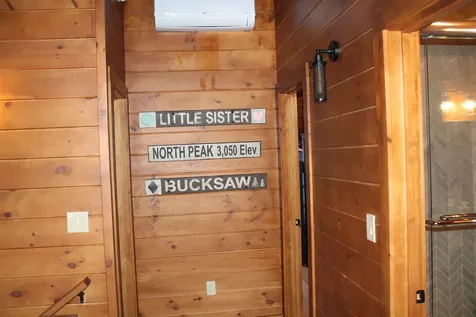 137 South Peak Road Lincoln NH 03251