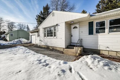 8 Park Drive Bedford NH 03110