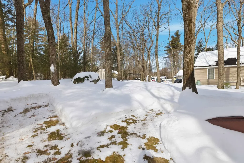 2 Oak Court Northwood NH 03261