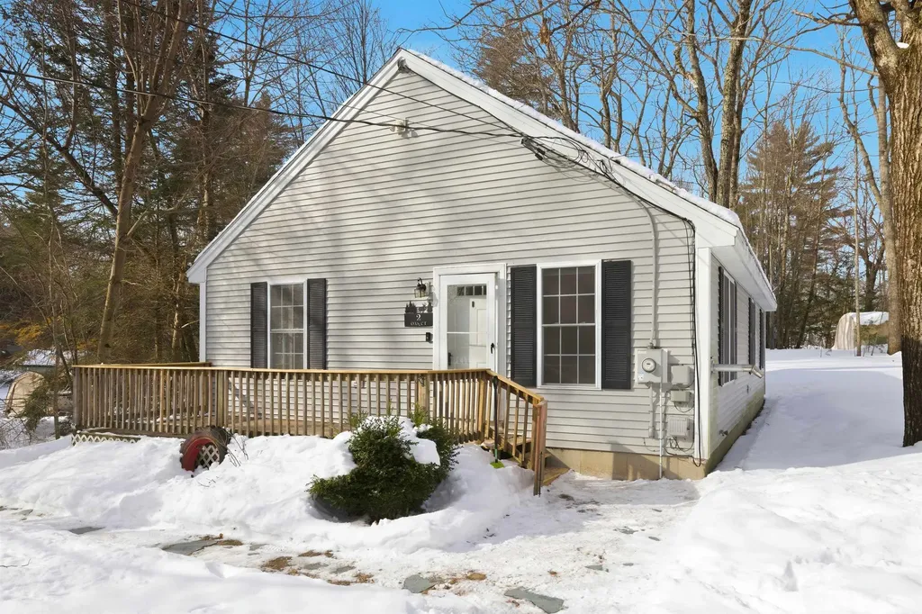 2 Oak Court Northwood NH 03261