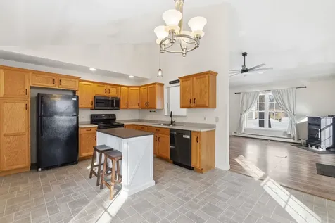 2 Oak Court Northwood NH 03261