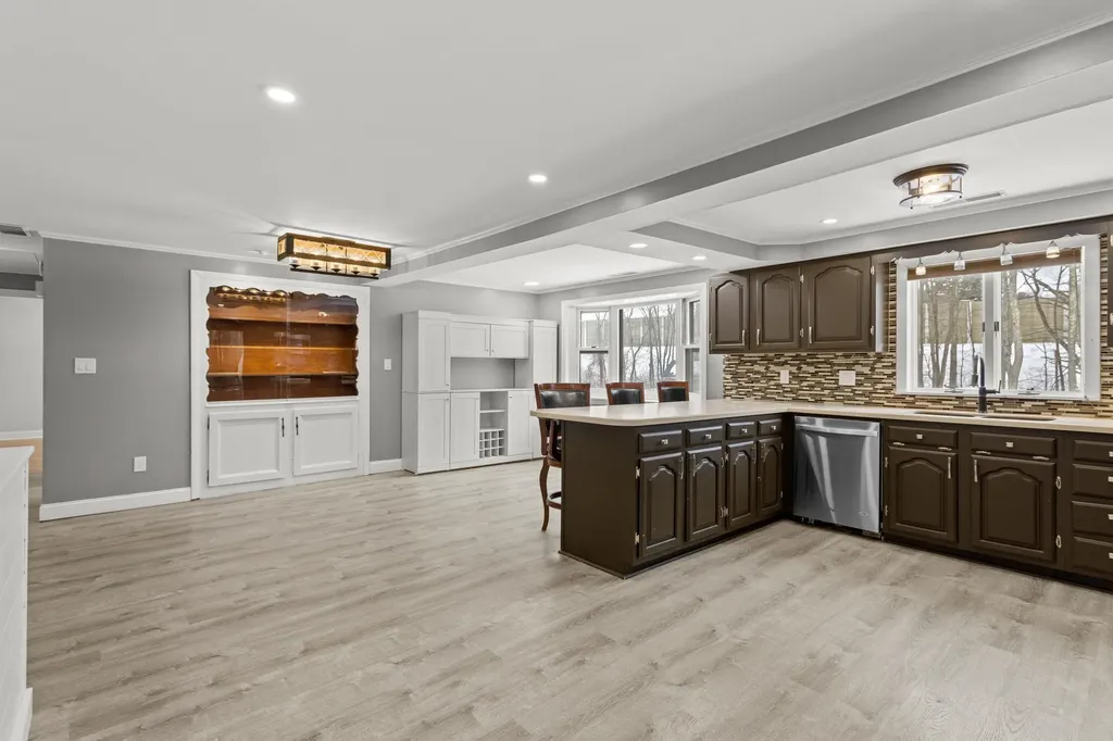 50 Haigh Avenue Salem NH 03079