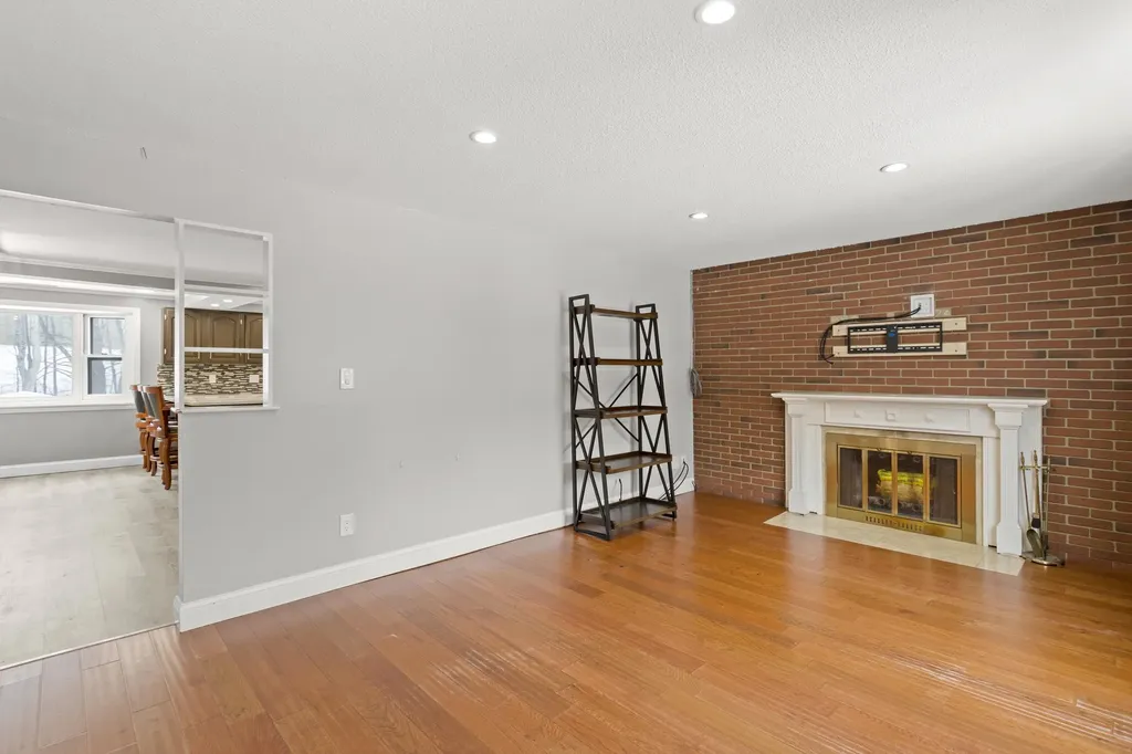 50 Haigh Avenue Salem NH 03079