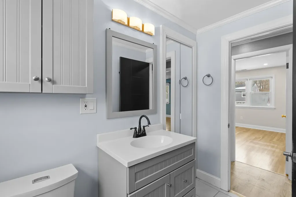 50 Haigh Avenue Salem NH 03079