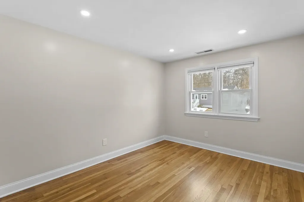 50 Haigh Avenue Salem NH 03079