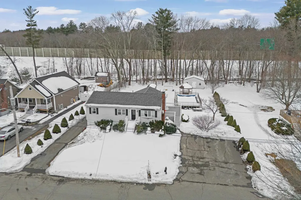 50 Haigh Avenue Salem NH 03079