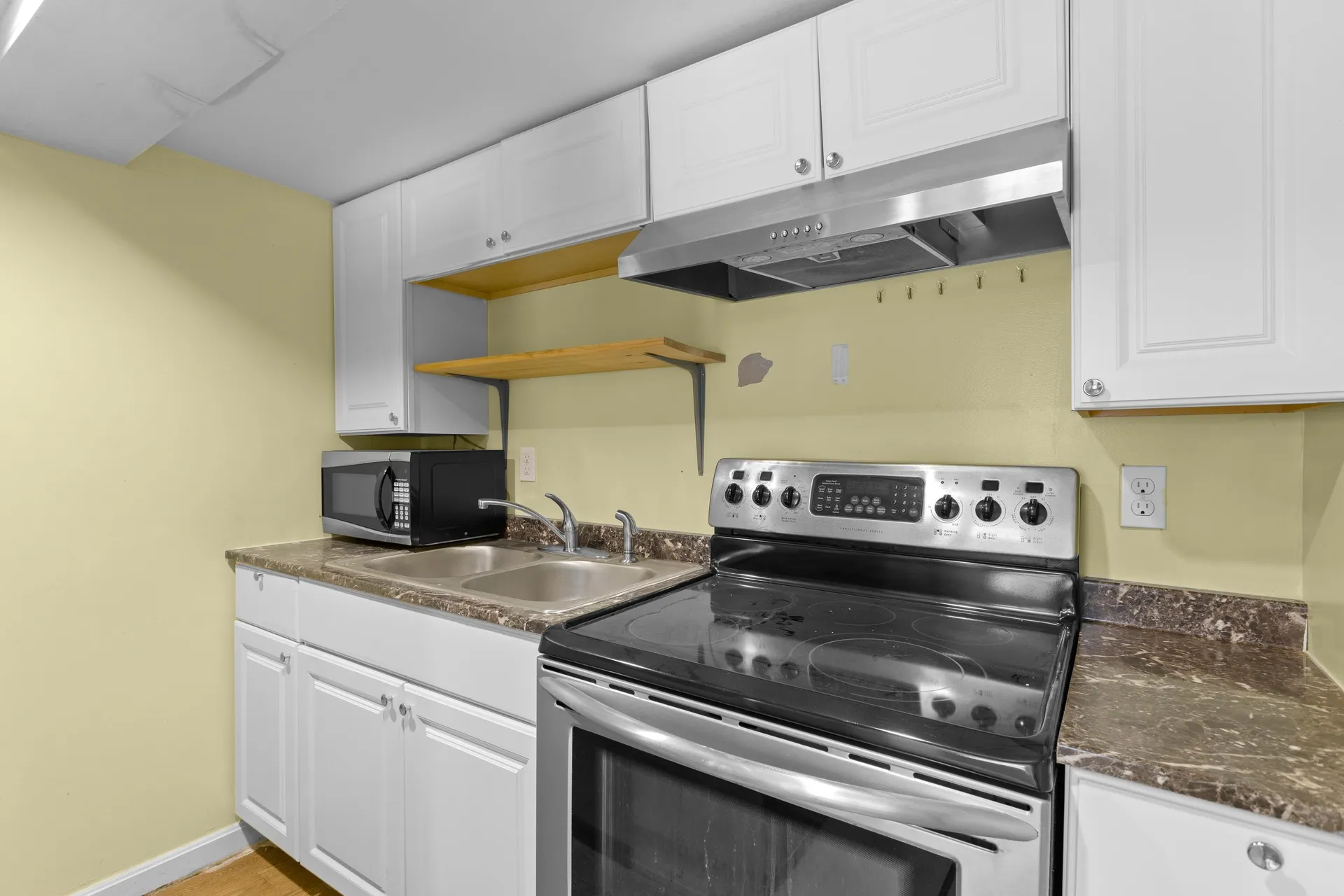 50 Haigh Avenue Salem NH 03079