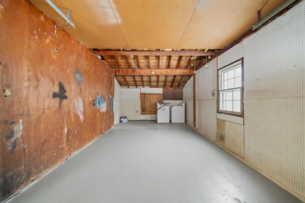 133 Lafayette Street Laconia NH 03246