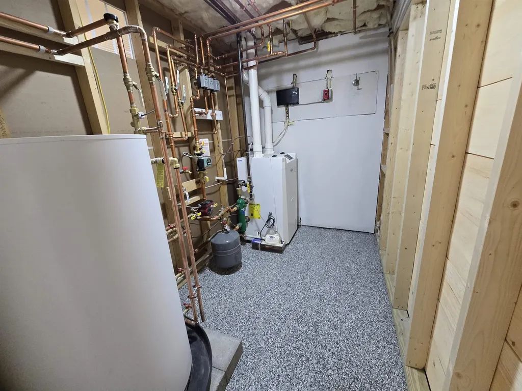 32 Homan Lane New London NH 03257