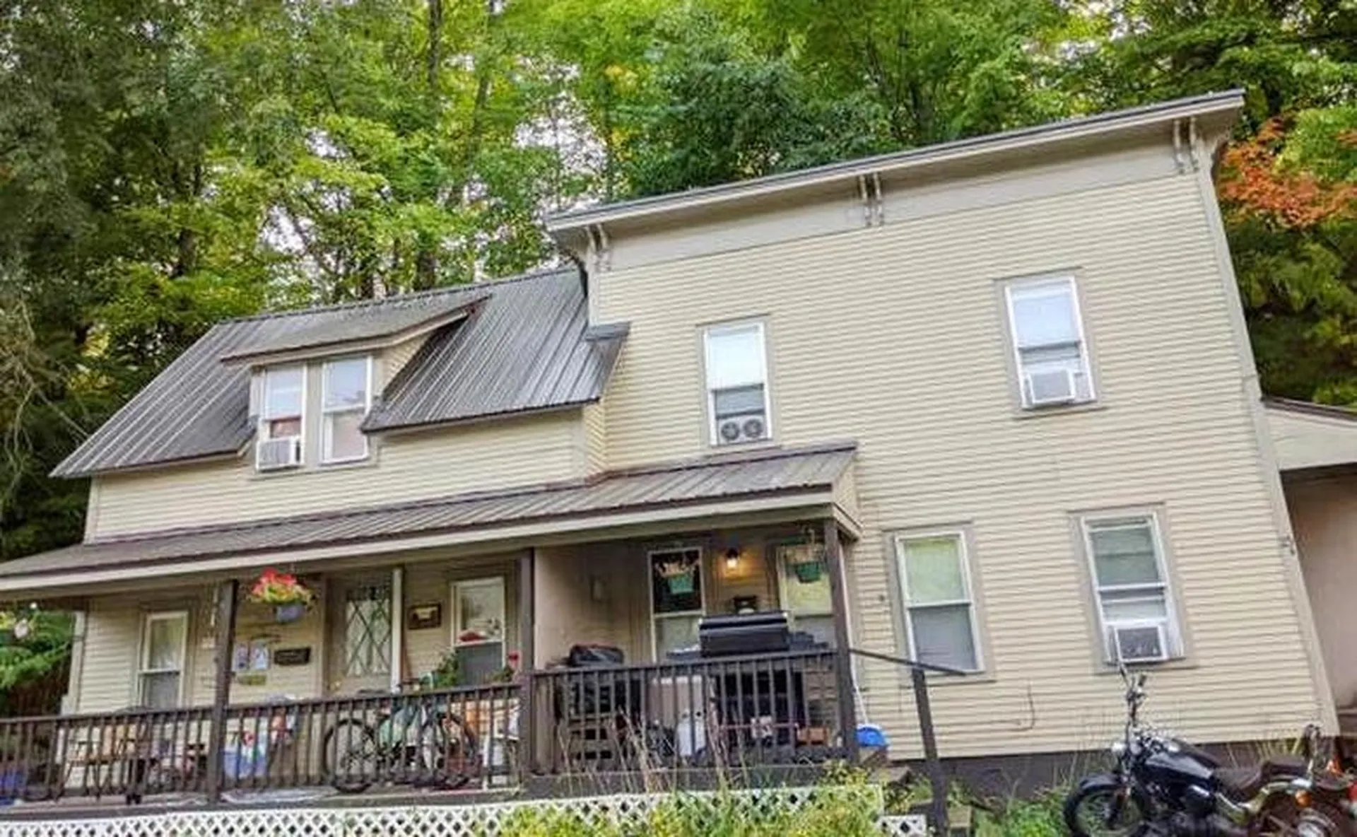 25 Ab South Street Bristol VT 05443