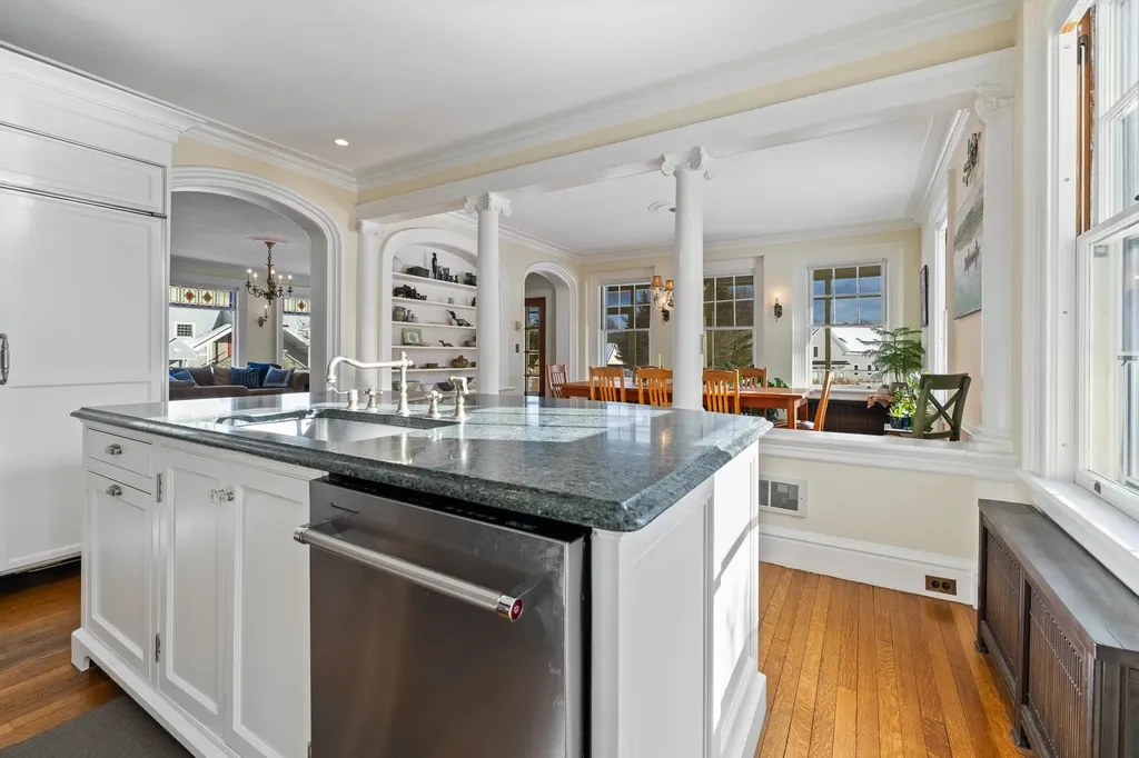 93 Chosen Vale Lane Enfield NH 03748