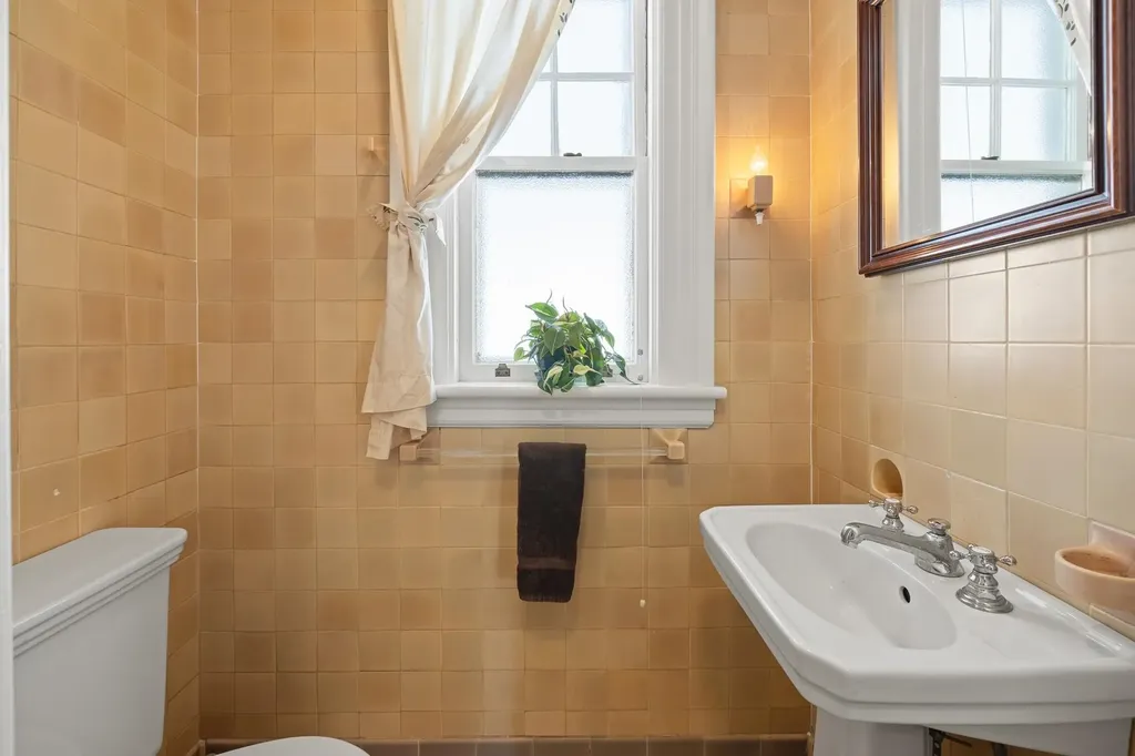 93 Chosen Vale Lane Enfield NH 03748