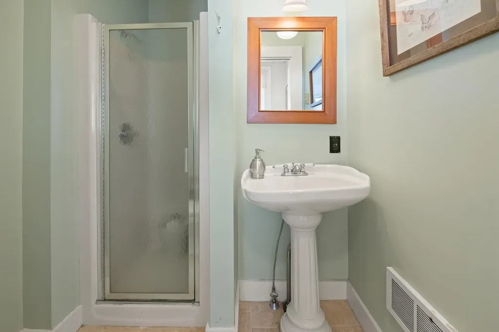 93 Chosen Vale Lane Enfield NH 03748