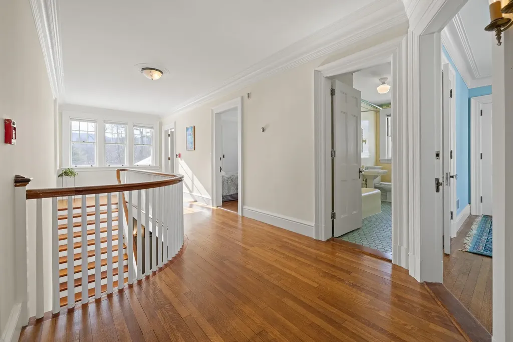 93 Chosen Vale Lane Enfield NH 03748