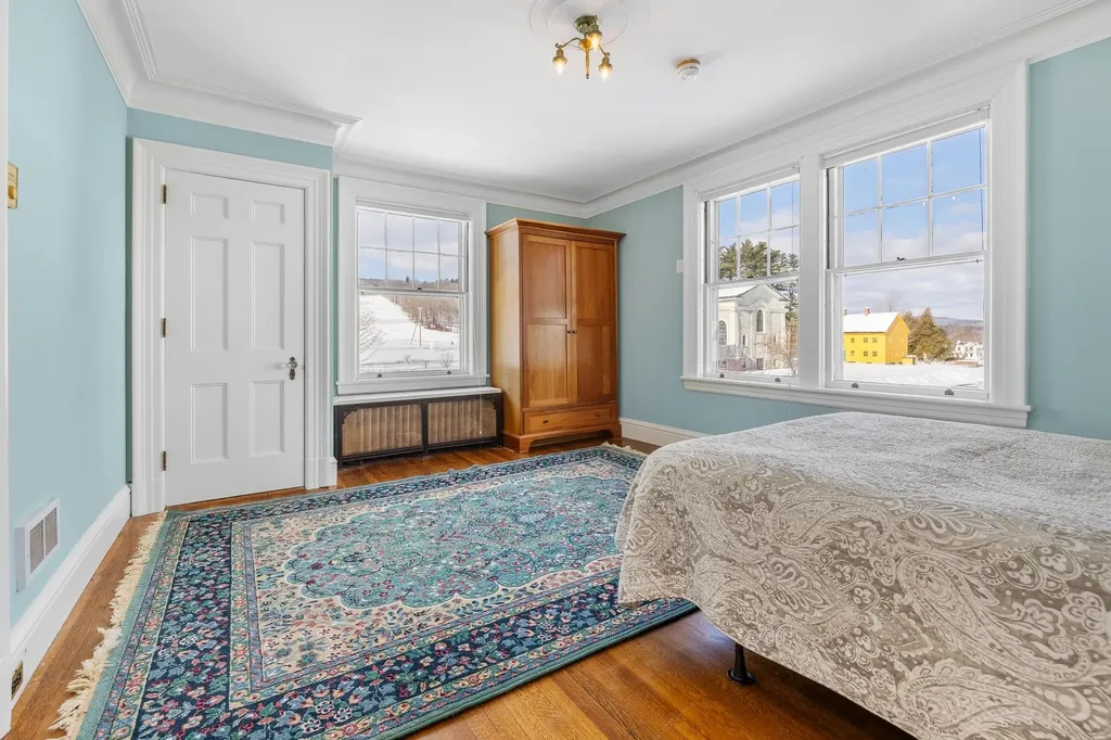 93 Chosen Vale Lane Enfield NH 03748