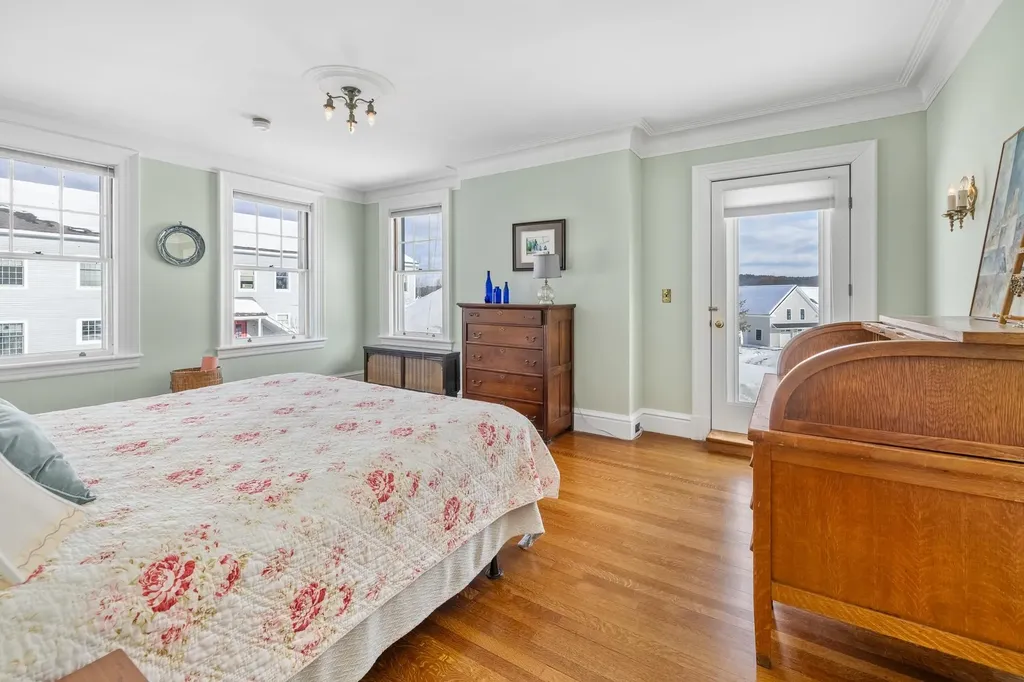 93 Chosen Vale Lane Enfield NH 03748