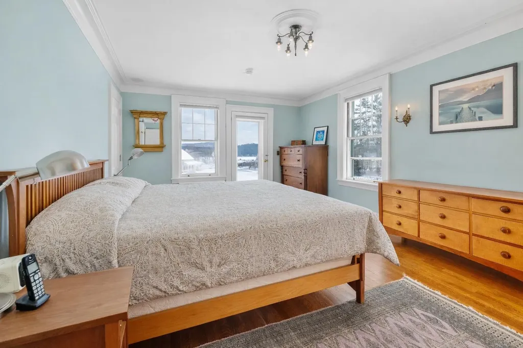 93 Chosen Vale Lane Enfield NH 03748