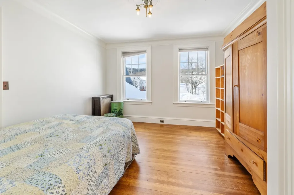 93 Chosen Vale Lane Enfield NH 03748