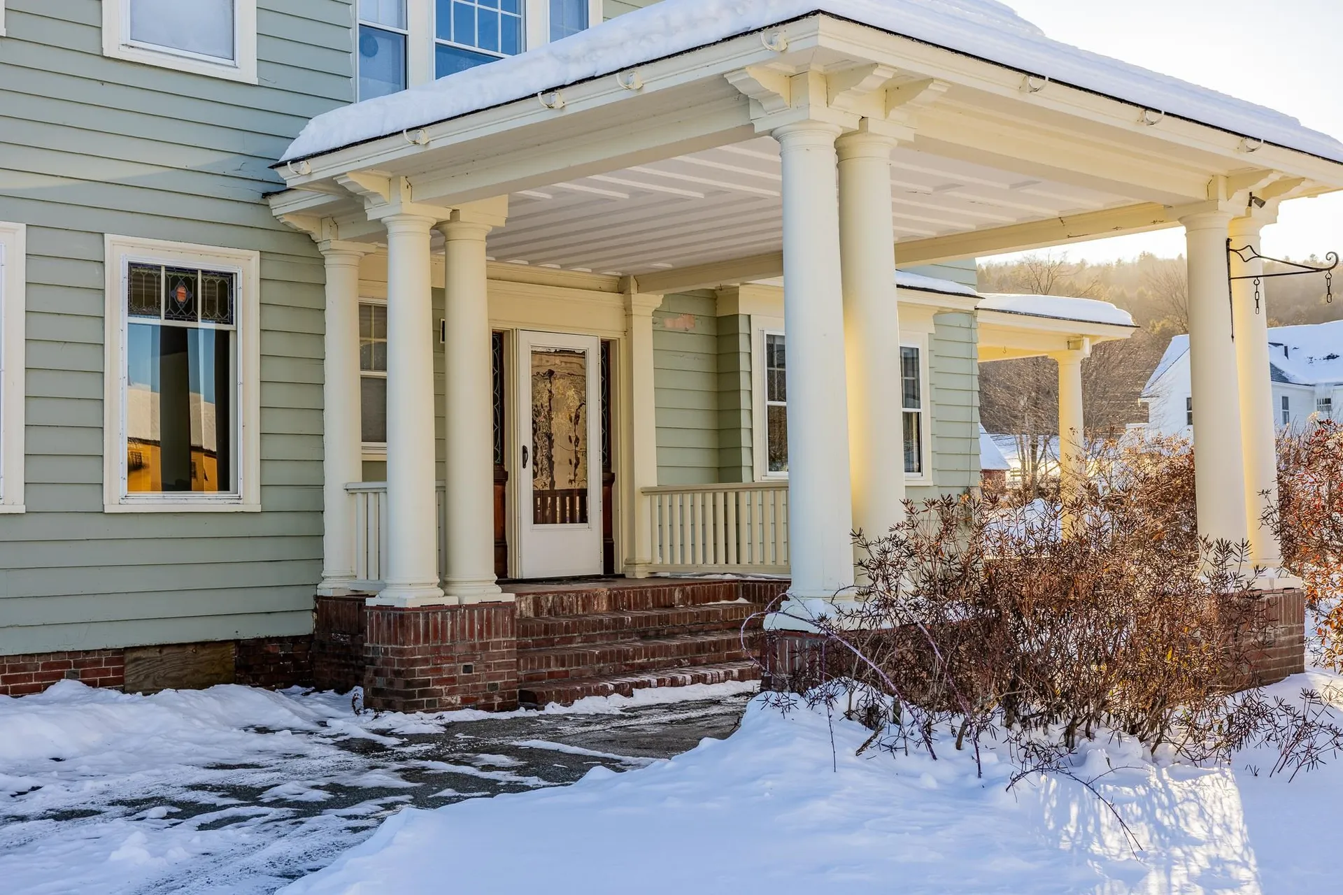 93 Chosen Vale Lane Enfield NH 03748