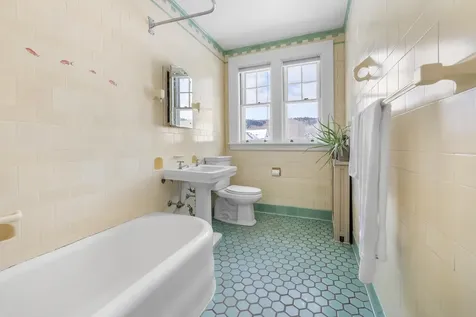 93 Chosen Vale Lane Enfield NH 03748