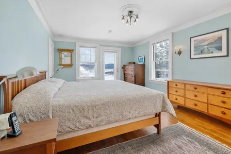 93 Chosen Vale Lane Enfield NH 03748