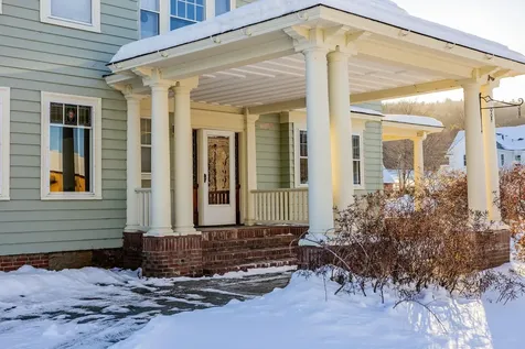 93 Chosen Vale Lane Enfield NH 03748