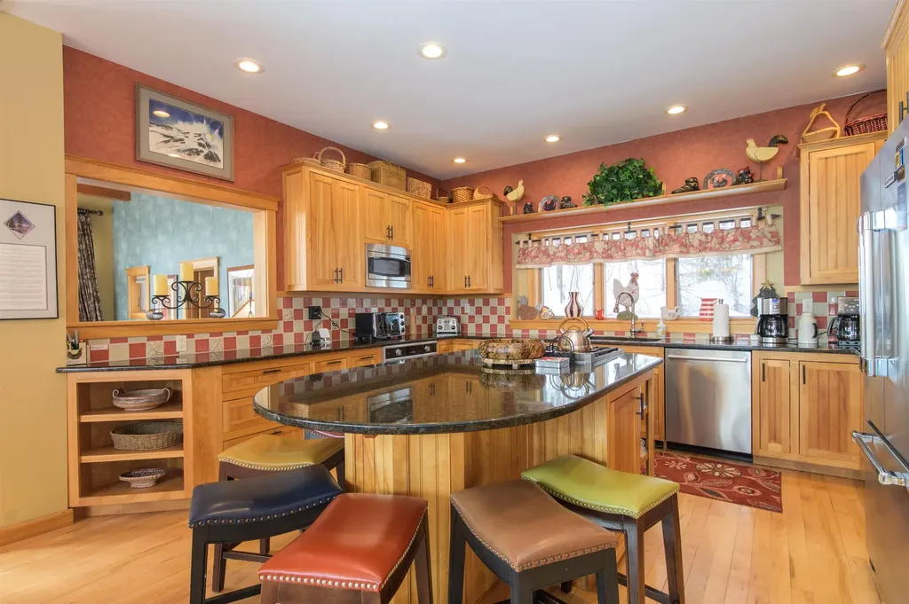 191 Moon Shadow Drive Ludlow VT 05149