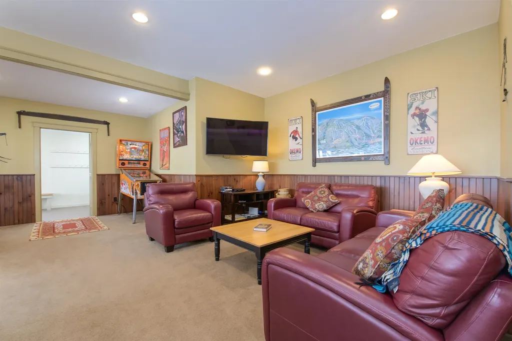 191 Moon Shadow Drive Ludlow VT 05149